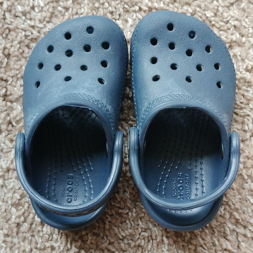 Crocs, Size 5 baby unisex Navy Blue